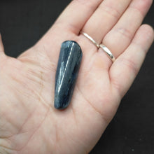 Load image into Gallery viewer, Kyanite Pieces
